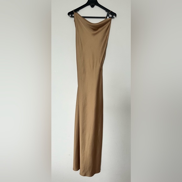 Significant Other sleeveless satin dress - Picture 3 of 6
